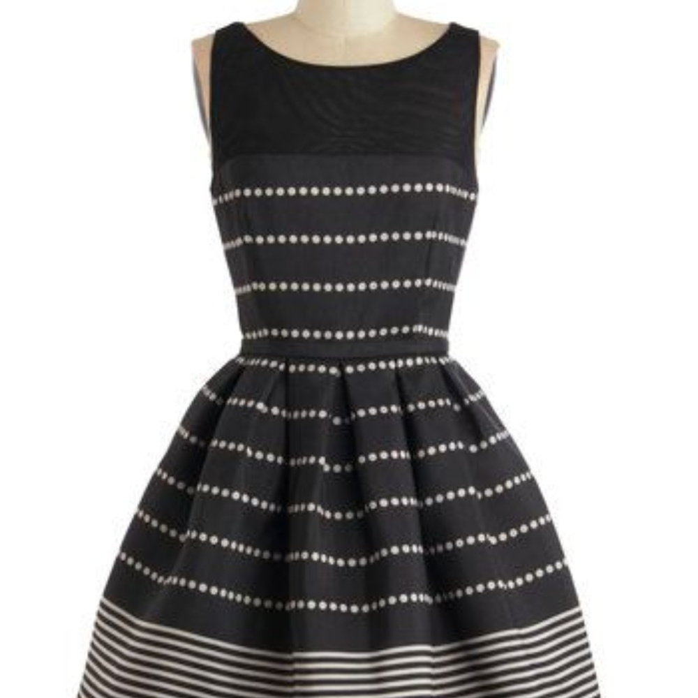 ModCloth Fit/Flare 'Promoting Elegance' Dress - 8